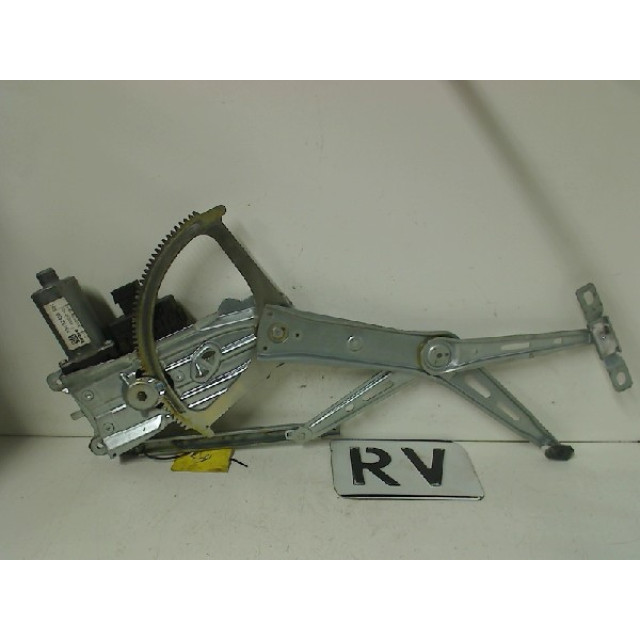 Mechanizm sterowania elektrycznego szyby drzwi przednich prawych Vauxhall / Opel Zafira (M75) (2008 - teraz) MPV 1.7 CDTi 16V (A17DTJ)