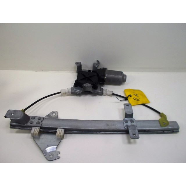 Mechanizm sterowania elektrycznego szyby drzwi tylnych prawych Nissan Almera Tino (V10M) (2000 - 2006) MPV 1.8 16V (QG18DE)