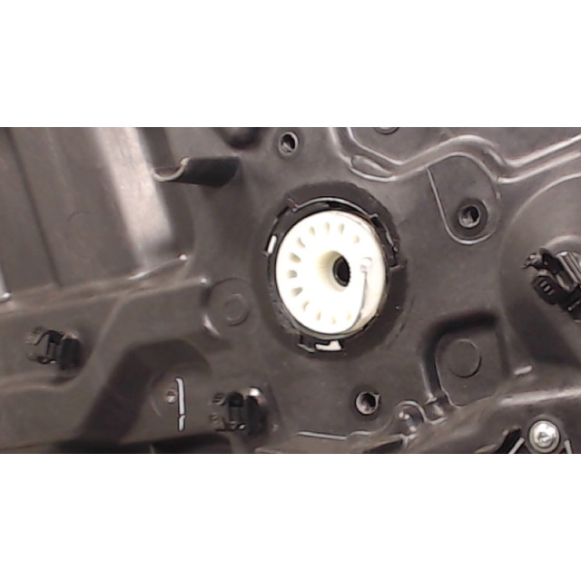 Mechanizm sterowania elektrycznego szyby drzwi przednich lewych Mazda 2 (DE) (2007 - 2015) Hatchback 1.3 16V S-VT (ZJVE)