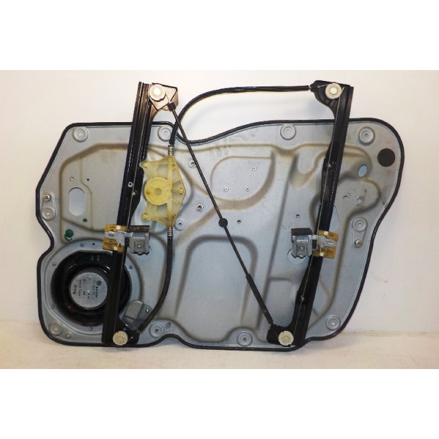 Mechanizm sterowania elektrycznego szyby drzwi przednich lewych Volkswagen Caddy Combi III (2KB/2KJ) (2004 - 2015) MPV 1.6 (BSE)