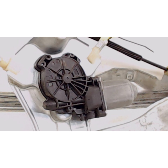 Mechanizm sterowania elektrycznego szyby drzwi przednich prawych Renault Clio III Estate/Grandtour (KR) (2007 - 2012) Combi 1.5 dCi 70 (K9K-768)