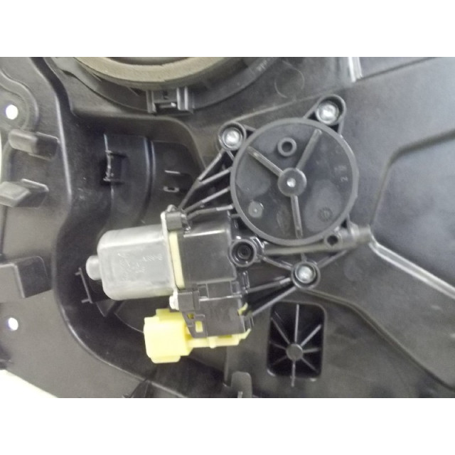 Mechanizm sterowania elektrycznego szyby drzwi przednich lewych Ford Fiesta VII (JA8) (2008 - teraz) Hatchback 1.25 16V (SNJB)