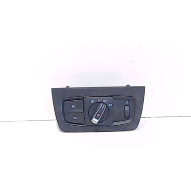 Przełącznik świateł BMW 3 serie (F30/F80) (2012 - 2015) Sedan 318d 2.0 16V (N47-D20C)