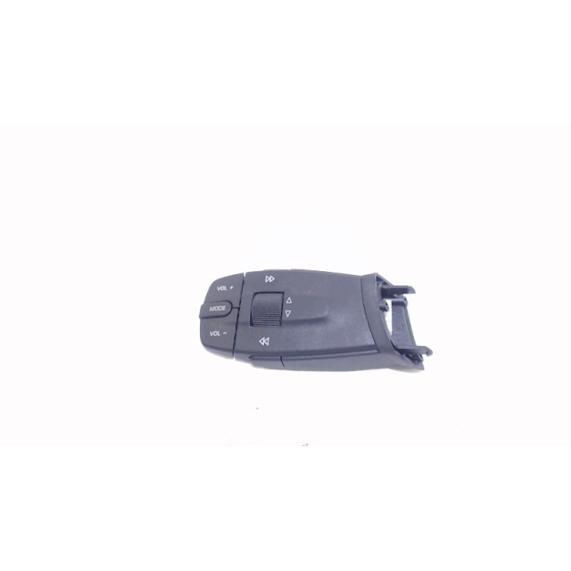 Sterowanie radiem Seat Ibiza ST (6J8) (2010 - 2015) Combi 1.2 TDI Ecomotive (CFWA)