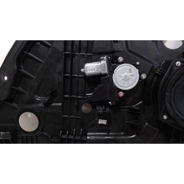 Mechanizm sterowania elektrycznego szyby drzwi tylnych prawych Kia Carens IV (RP) (2015 - teraz) MPV 1.7 CRDi 16V (D4FD)