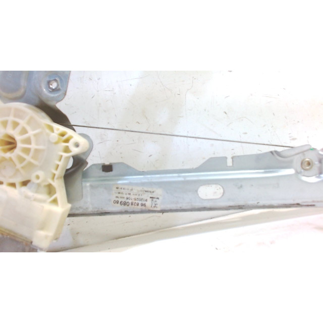 Mechanizm sterowania elektrycznego szyby drzwi przednich lewych Peugeot 3008 I (0U/HU) (2011 - 2016) MPV 2.0 HYbrid4 16V (DW10CTED4(RHC))