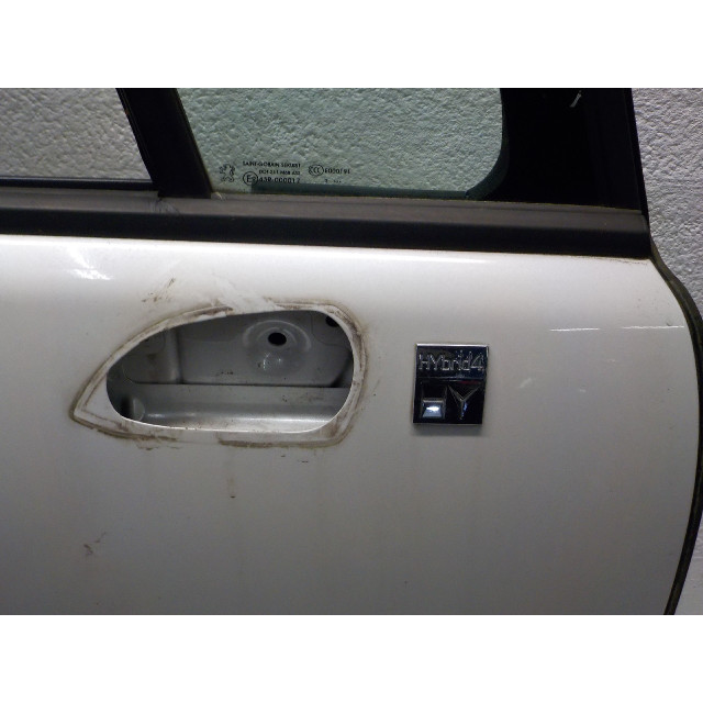 Drzwi przednie prawe Peugeot 3008 I (0U/HU) (2011 - 2016) MPV 2.0 HYbrid4 16V (DW10CTED4(RHC))