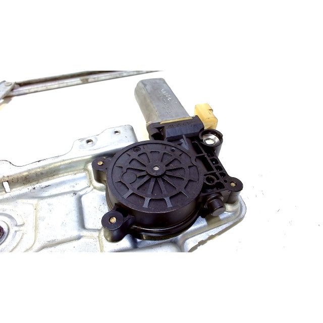 Mechanizm sterowania elektrycznego szyby drzwi przednich lewych Toyota Yaris (P1) (2003 - 2005) Hatchback 1.0 16V VVT-i (1SZFE)