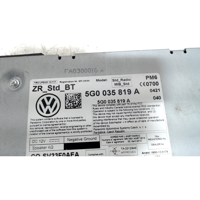 Zmieniarka płyt CD Volkswagen Golf VII (AUA) (2012 - 2020) Hatchback 2.0 TDI 16V (CRBC)