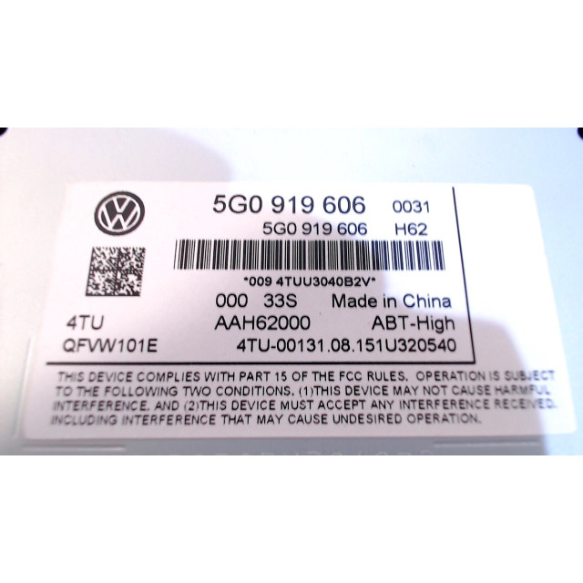 Wyświetlacz nawigacji Volkswagen Passat Variant (3G5) (2014 - teraz) Combi 1.6 TDI 16V (DCXA)