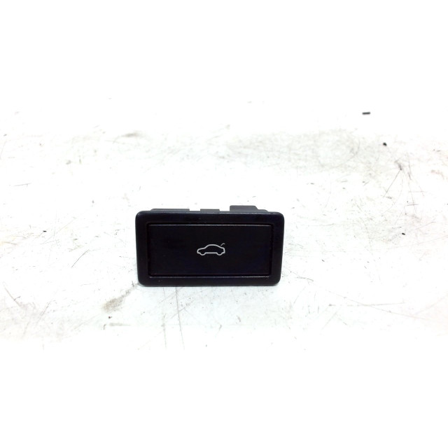 Przełącznik klapy bagażnika Skoda Superb Combi (3V5) (2015 - teraz) Combi 2.0 TDI (DFCA)