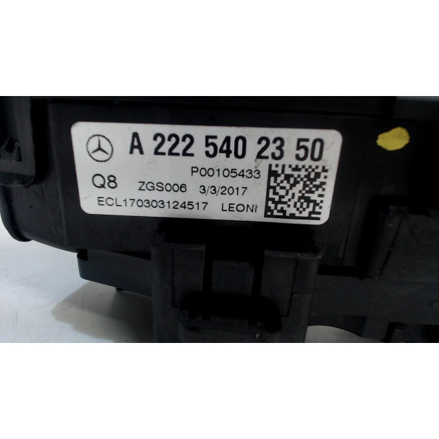 Skrzynka bezpieczników Mercedes-Benz S (W222/V222/X222) (2014 - teraz) S (W222) Sedan 6.0 S-600 V12 36V Biturbo (M277.980)