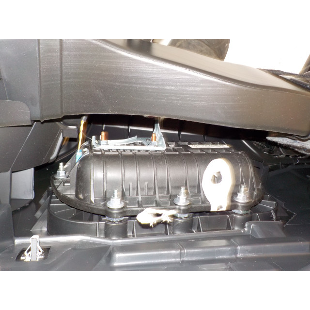 Zestaw poduszek powietrznych Peugeot 308 (L3/L8/LB/LH/LP) (2013 - 2021) Hatchback 5-drs 1.6 BlueHDi 120 (DV6FC(BHZ))