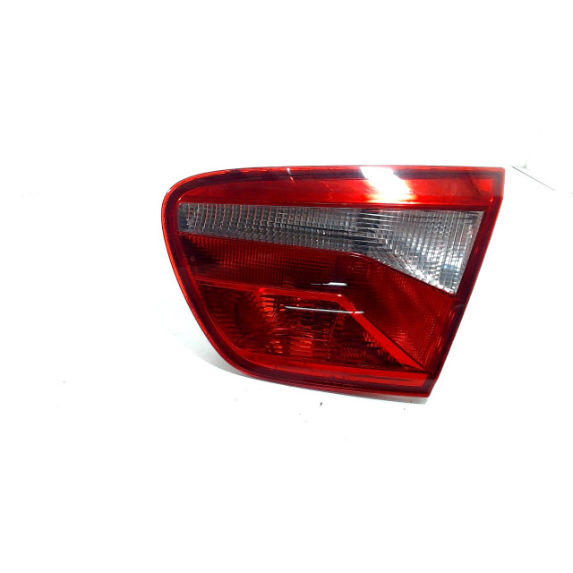 Światło tylne w klapie tylnej z prawej Seat Ibiza ST (6J8) (2010 - 2015) Combi 1.2 TDI Ecomotive (CFWA)