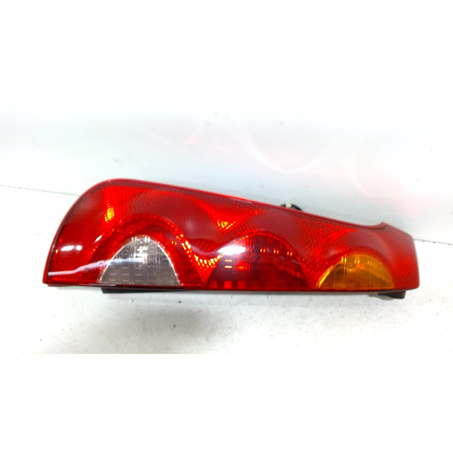 Lewe tylne światło na zewnątrz Nissan/Datsun Note (E11) (2006 - 2012) MPV 1.6 16V (HR16DE)