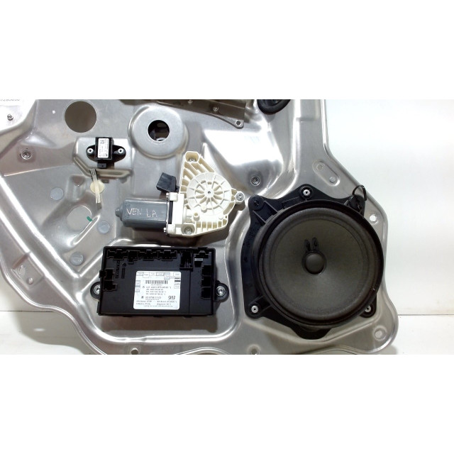 Mechanizm sterowania elektrycznego szyby drzwi tylnych lewych Mercedes-Benz S (W221) (2005 - 2013) Sedan 3.0 S-320 CDI 24V 4-Matic (OM642.932)