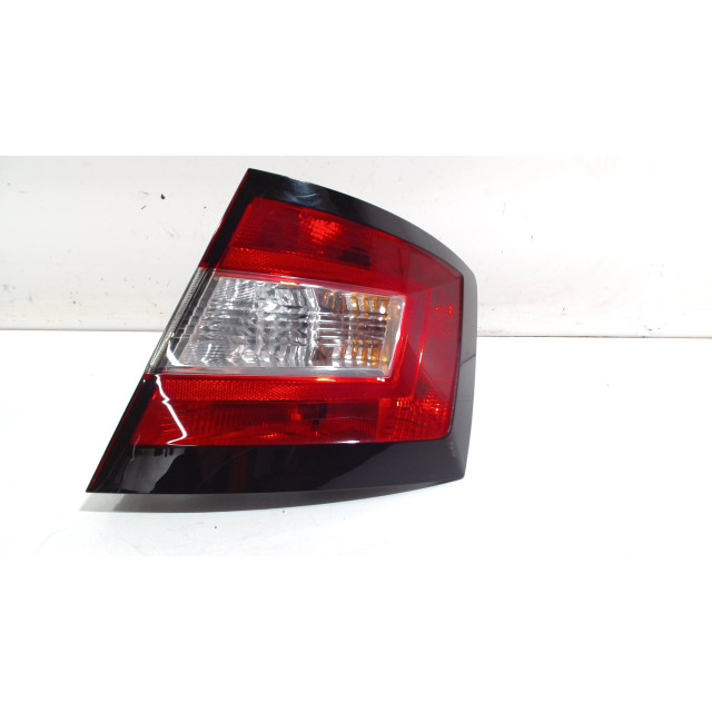 Światło tylne nadwozia z prawej Skoda Fabia III (NJ3) (2014 - 2021) Hatchback 5-drs 1.4 TDI 12V 90 (CUSB(Euro 6))