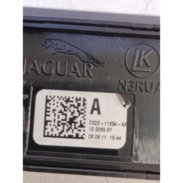 Przełącznik klapy bagażnika Jaguar XF (CC9) (2011 - 2015) Sedan 2.2 D 16V (224DT)