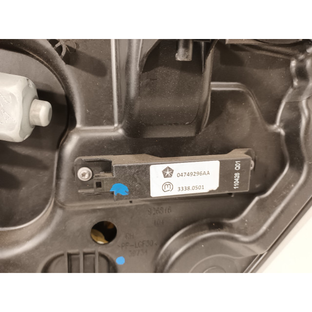 Mechanizm sterowania elektrycznego szyby drzwi tylnych prawych Jeep Grand Cherokee (WK/WK2) (2011 - teraz) SUV 3.0 CRD V6 24V (VM23D)
