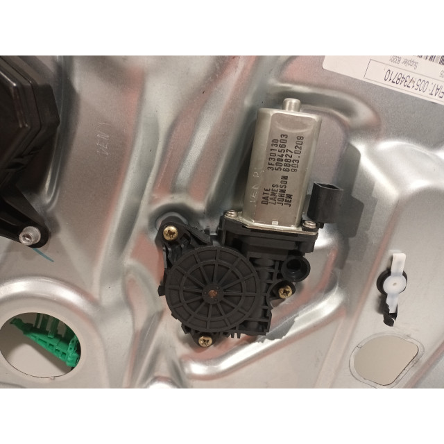 Mechanizm sterowania elektrycznego szyby drzwi przednich prawych Lancia Musa (2004 - 2012) MPV 1.4 16V (843.A.1000)