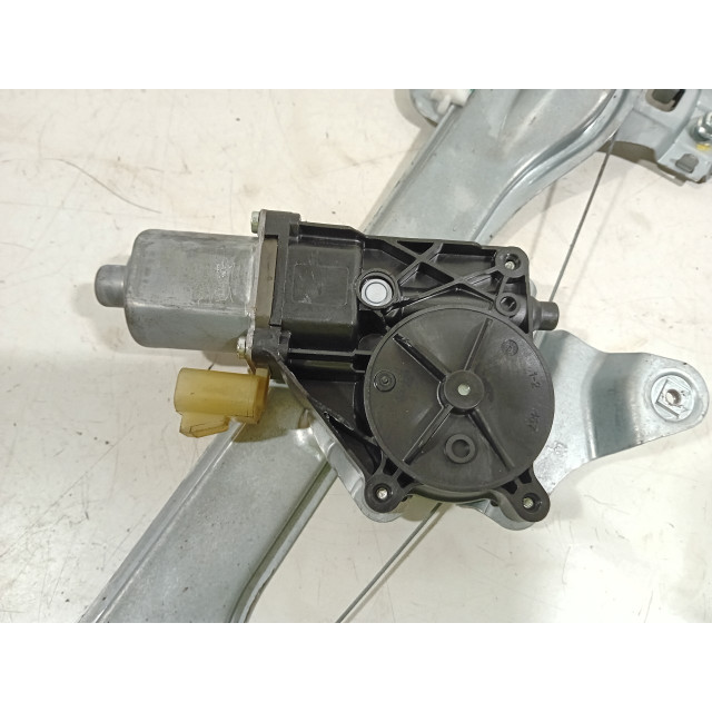 Mechanizm sterowania elektrycznego szyby drzwi tylnych lewych Daewoo/Chevrolet Aveo (2011 - 2015) Hatchback 1.4 16V (A14XER)