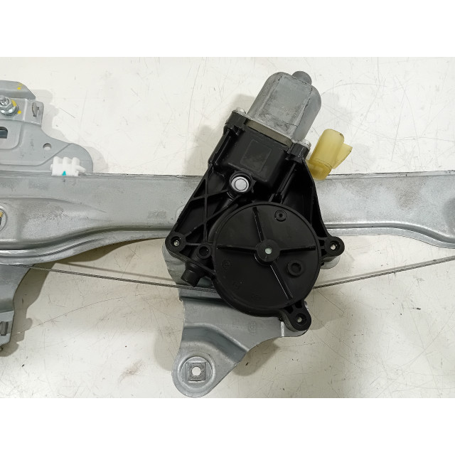 Mechanizm sterowania elektrycznego szyby drzwi tylnych prawych Daewoo/Chevrolet Aveo (2011 - 2015) Hatchback 1.4 16V (A14XER)