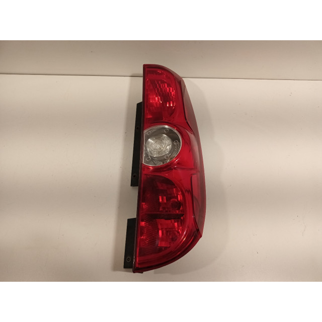 Światło tylne nadwozia z prawej Vauxhall / Opel Combo (2012 - teraz) Van 1.3 CDTI 16V ecoFlex (A13FD)