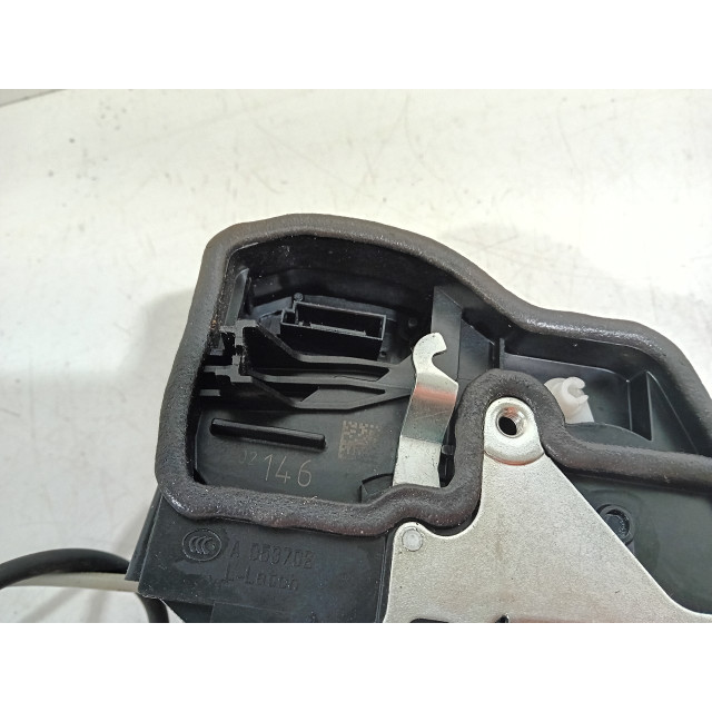Mechanizm elektryczny centralnego zamka drzwi przednich prawych BMW 5 serie Touring (F11) (2009 - 2011) Combi 528i 24V (N53-B30A)