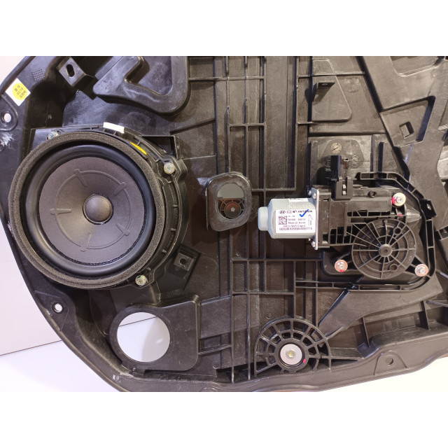 Mechanizm sterowania elektrycznego szyby drzwi przednich prawych Kia Niro I (DE) (2016 - 2022) SUV 1.6 GDI Hybrid (G4LE)