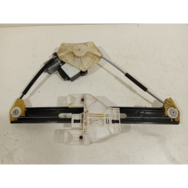 Mechanizm sterowania elektrycznego szyby drzwi tylnych prawych Seat Leon (5FB) (2014 - teraz) Hatchback 5-drs 1.4 TSI ACT 16V (CZEA)