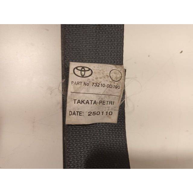 Pas bezpieczeństwa prawy przedni Toyota Yaris II (P9) (2005 - 2011) Hatchback 1.0 12V VVT-i (1KR-FE)