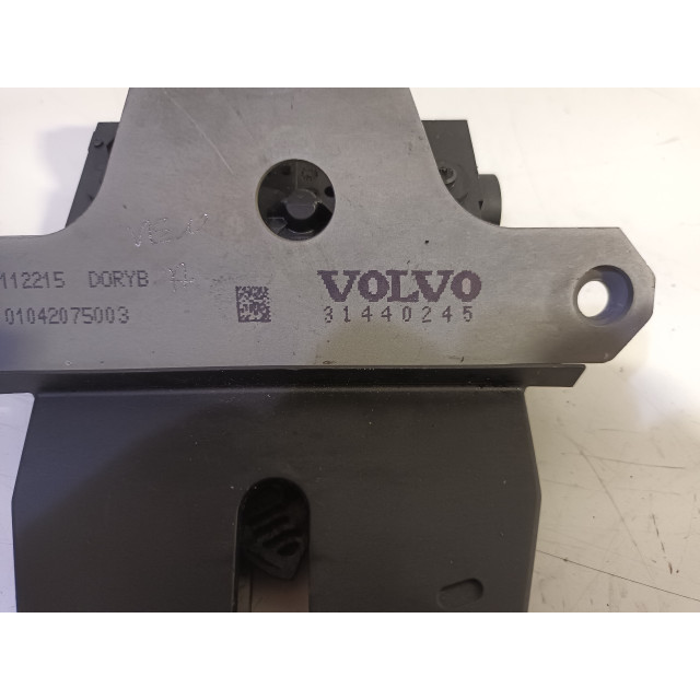 Mechanizm zamka elektrycznego klapy tylnej Volvo V40 (MV) (2015 - 2019) 2.0 D2 16V (D4204T8(Euro 6b))
