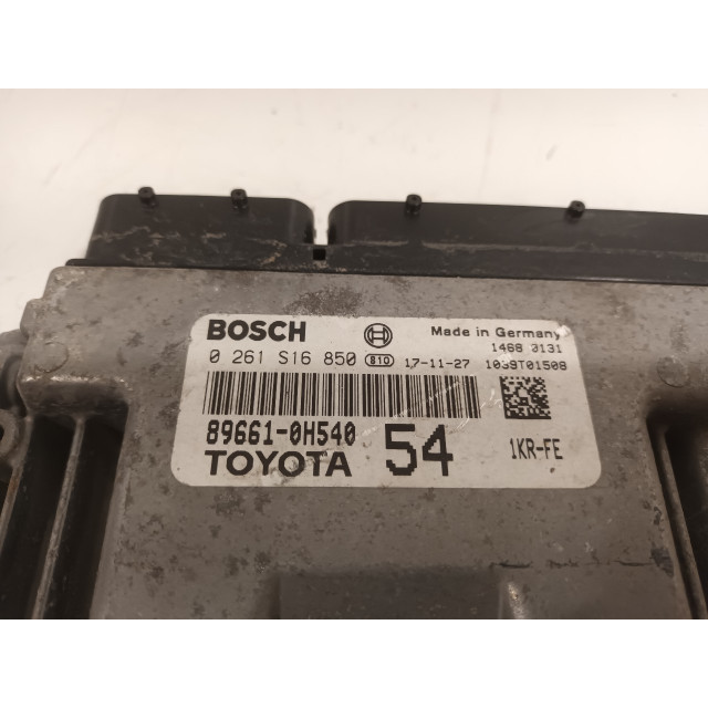 Komputer sterujący pracą silnika Toyota Aygo (B40) (2014 - 2018) Hatchback 1.0 12V VVT-i (1KR-FE)
