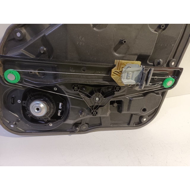 Mechanizm sterowania elektrycznego szyby drzwi tylnych prawych Mercedes-Benz A (W176) (2012 - 2018) Hatchback 1.6 A-180 16V (M270.910)
