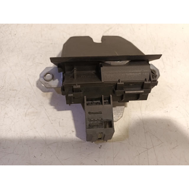 Mechanizm zamka elektrycznego klapy tylnej Ford C-Max (DXA) (2010 - 2014) MPV 1.6 SCTi 16V (JQDA)