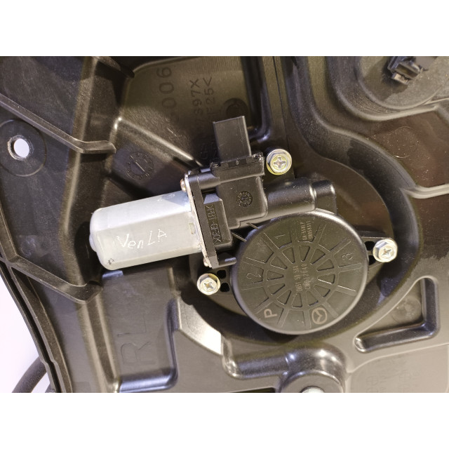Mechanizm sterowania elektrycznego szyby drzwi tylnych lewych Mazda 6 (GH12/GHA2) (2007 - 2010) Sedan 2.0 CiDT HP 16V (RF)