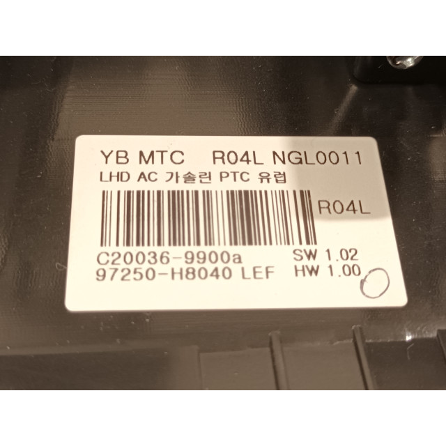 Panel sterowania temperaturą Kia Rio IV (YB) (2017 - 2020) Hatchback 1.0i T-GDi 100 12V (G3LC)