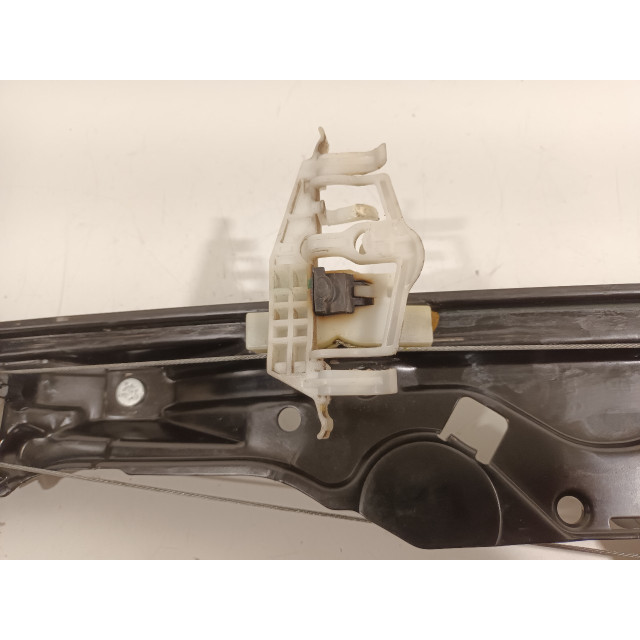 Mechanizm sterowania elektrycznego szyby drzwi przednich prawych Ford Ka II (2008 - 2016) Hatchback 1.2 (Euro 5))
