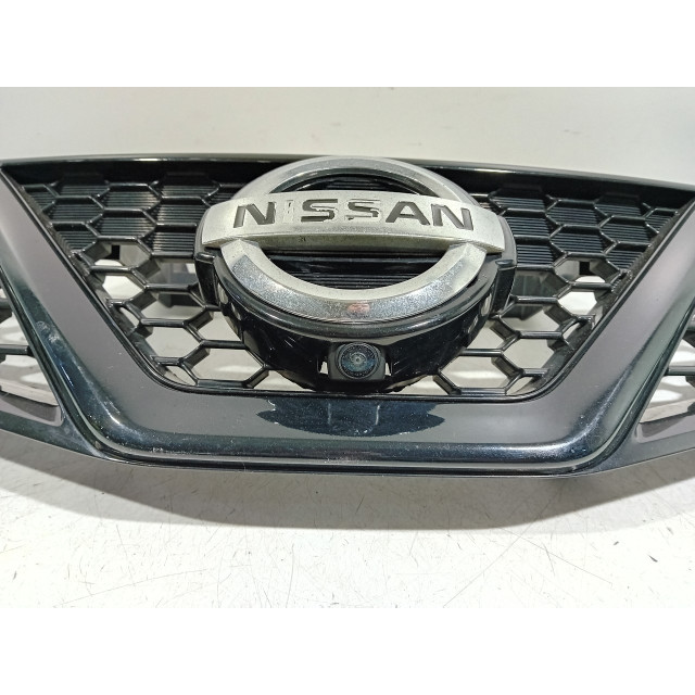 Atrapa/grill Nissan/Datsun Pulsar (C13) (2013 - teraz) Hatchback 1.6 GT DiG-T 16V (MR16DDT(Euro 5))
