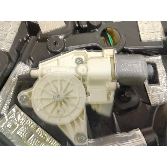 Mechanizm sterowania elektrycznego szyby drzwi przednich lewych Mercedes-Benz A (W176) (2015 - 2018) Hatchback 2.0 A-250 Turbo 16V (M270.920(Euro 6))