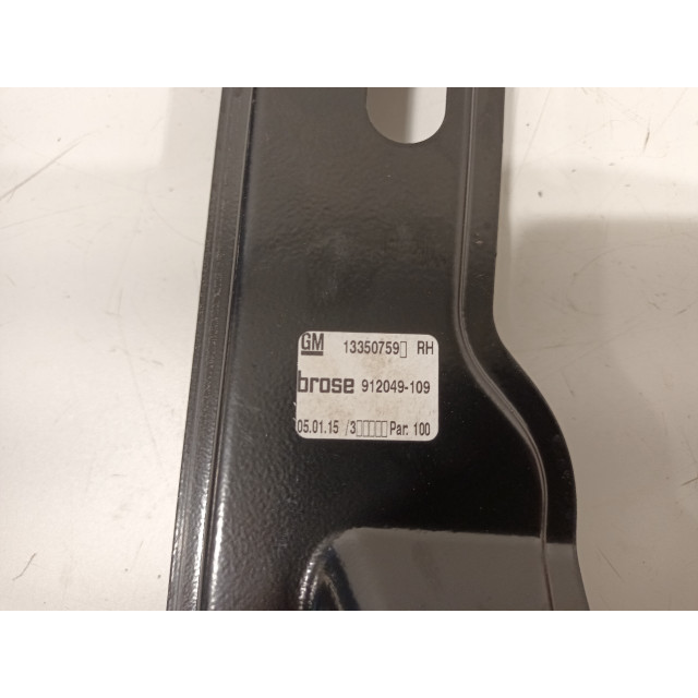 Mechanizm sterowania elektrycznego szyby drzwi przednich prawych Vauxhall / Opel Astra J Sports Tourer (PD8/PE8/PF8) (2014 - 2015) Combi 1.6 CDTI 16V (B16DTL(Euro 6))