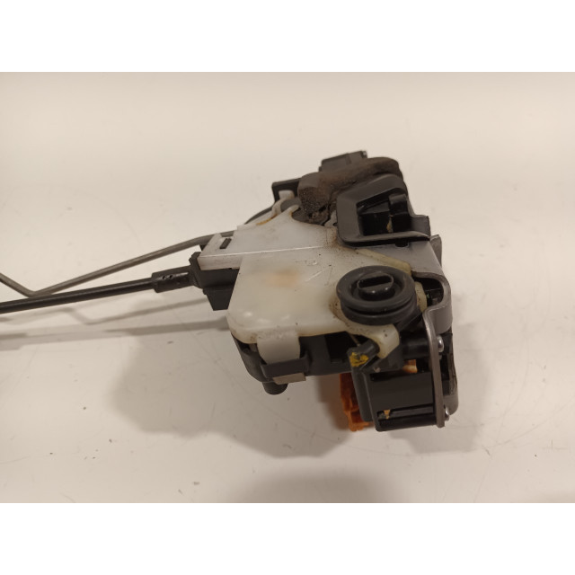 Mechanizm elektryczny centralnego zamka drzwi tylnych prawych Vauxhall / Opel Astra J Sports Tourer (PD8/PE8/PF8) (2014 - 2015) Combi 1.6 CDTI 16V (B16DTL(Euro 6))