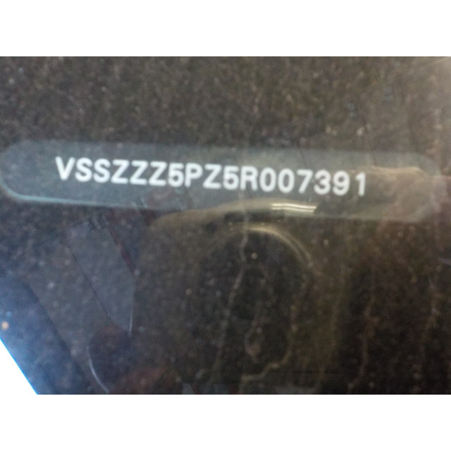 Zderzak przedni Seat Altea (5P1) (2004 - 2009) MPV 2.0 FSI 16V (BLR)