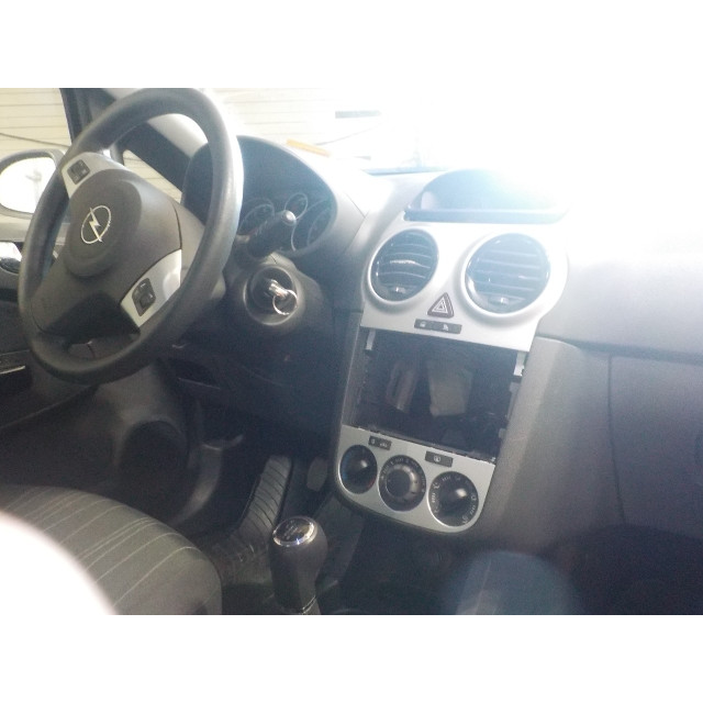Drzwi tylne lewe Vauxhall / Opel Corsa D (2006 - 2014) Hatchback 1.4 16V Twinport (Z14XEP(Euro 4))