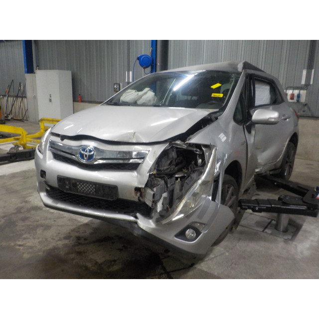 Mechanizm sterowania elektrycznego szyby drzwi tylnych prawych Toyota Auris (E15) (2010 - 2012) Hatchback 1.8 16V HSD Full Hybrid (2ZRFXE)