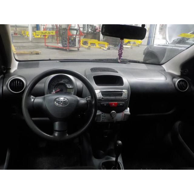 Amortyzator gazowy Toyota Aygo (B10) (2005 - 2014) Hatchback 1.0 12V VVT-i (1KR-FE)