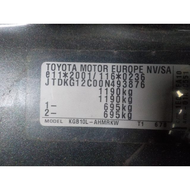 Kolumna zawieszenia przednia lewa Toyota Aygo (B10) (2005 - 2014) Hatchback 1.0 12V VVT-i (1KR-FE)