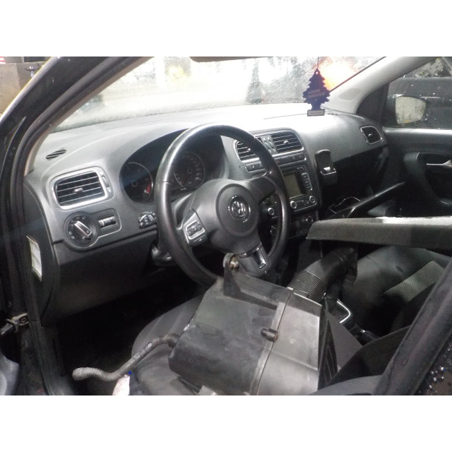 Mechanizm elektryczny centralnego zamka drzwi przednich lewych Volkswagen Polo V (6R) (2009 - 2014) Hatchback 1.2 TDI 12V BlueMotion (CFWA(Euro 5))