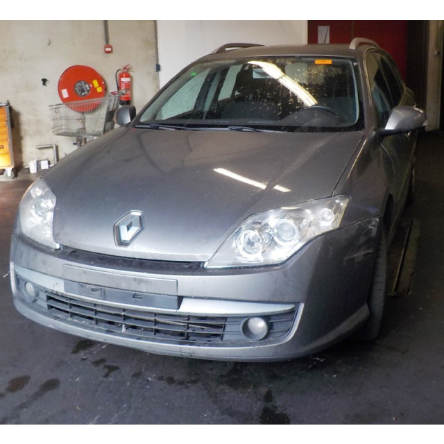 Chłodnica powietrza doładowującego Renault Laguna III Estate (KT) (2007 - 2015) Combi 5-drs 2.0 dCi 16V 130 (M9R-744)