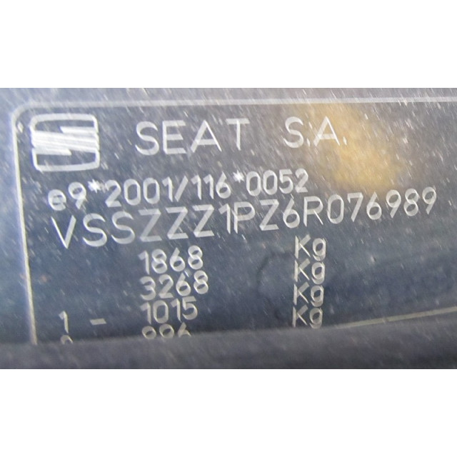 Schowek Seat Leon (1P1) (2005 - 2010) Hatchback 5-drs 1.9 TDI 105 (BXE)